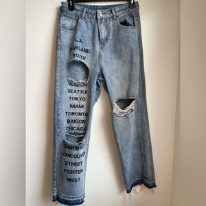 Han Ga Distressed Light Wash Jeans with Graphic Text Size L 10/12